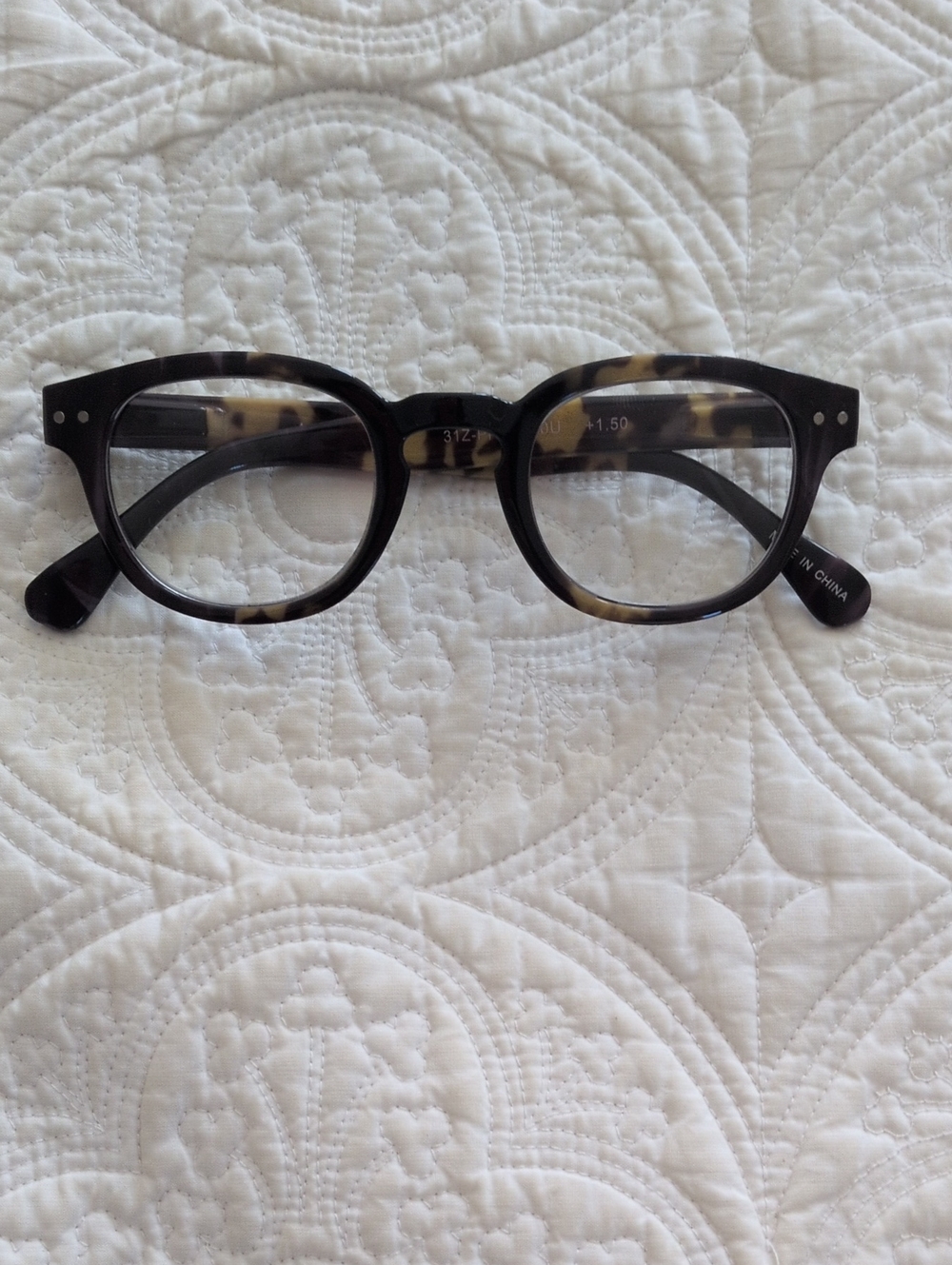 Men's Tortoiseshell Round Reading Glasses - Subtle Two-Tone Brown